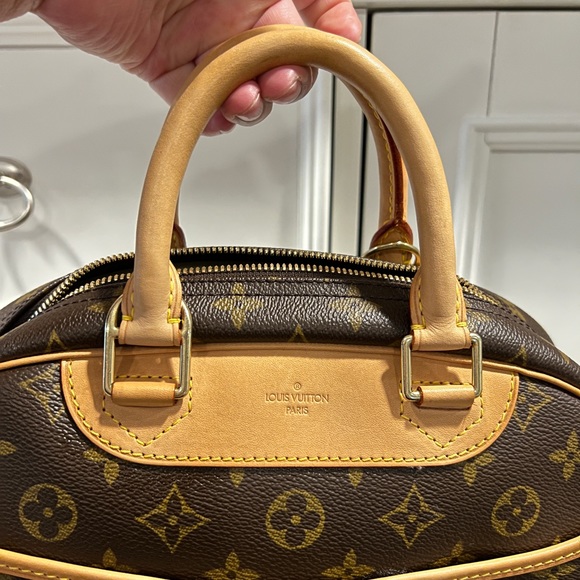 *100% Authentic* Louis Vuitton Trouville Toiletry Bag - Picture 3 of 12